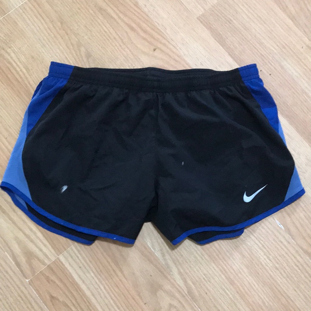 Woman’s medium dri fit